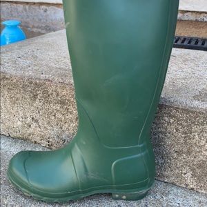 Like new hunter rain boots- just below knee